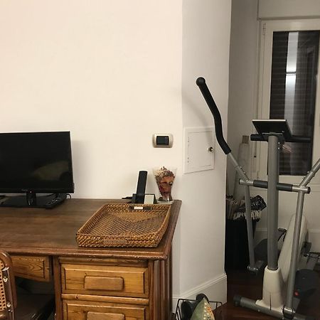Habitacion Grande Y Confortable Con Bano Privado Junto A Guggenheim Бильбао Экстерьер фото